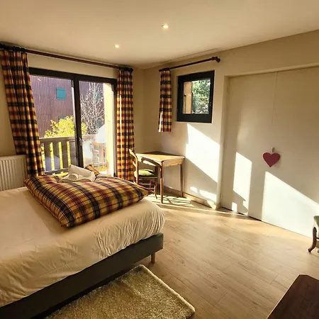 Familial Renove, Proche Centre, Capacite 12, Parking, Wifi Chalet Les Gets