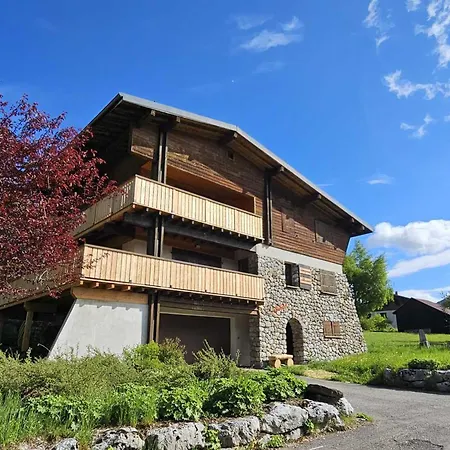 Familial Renove, Proche Centre, Capacite 12, Parking, Wifi Chalet Les Gets